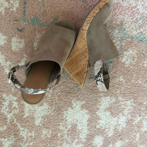 Suede Payton wedge - Picture 3 of 4